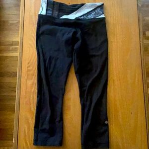 Lulu lemon below knee reversible legging